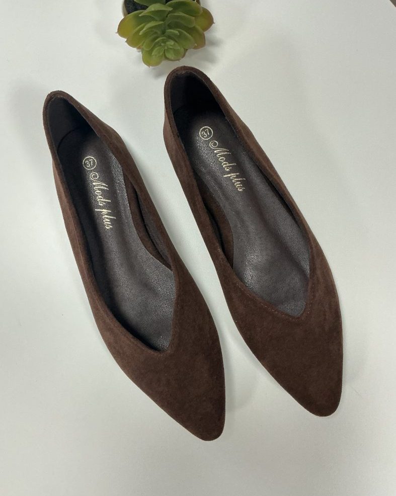 Zapato Plano Estilo Bailarina en Antelina Marrón - Elegancia y Confort - Imagen 2