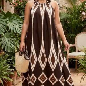 Vestido Largo Halter con Estampado Geométrico y Estilo Boho Chic